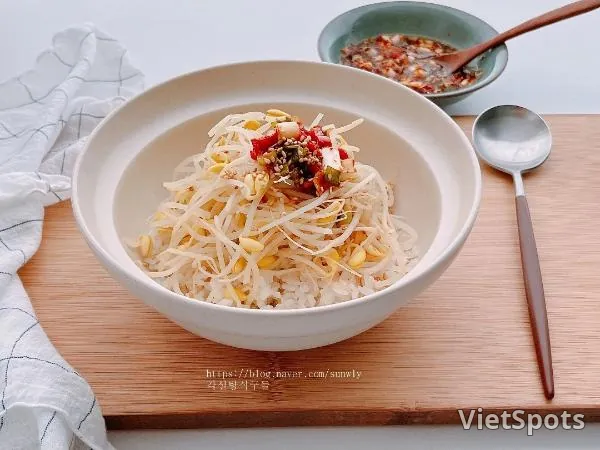 豆芽拌饭