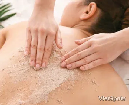 Tẩy da chết toàn thân với hạnh nhân