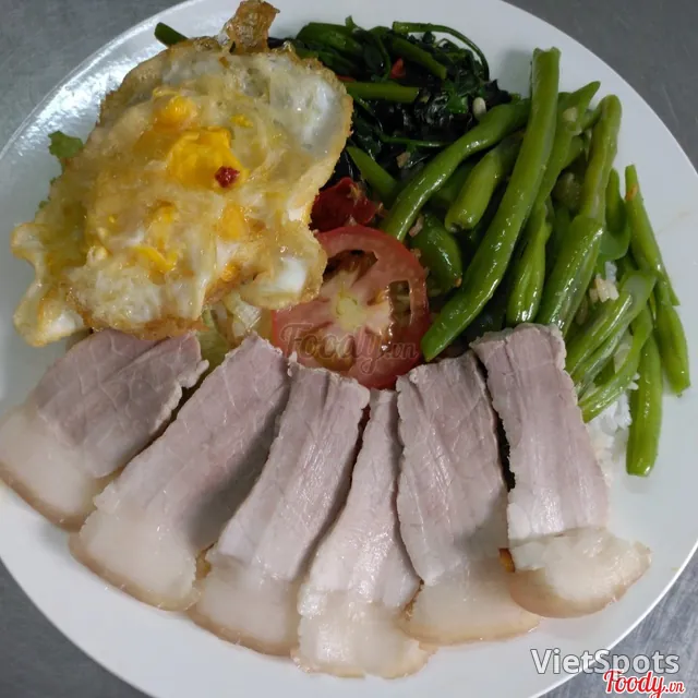 ข้าวหมูต้ม + เต้าหู้ซอสมะเขือเทศ