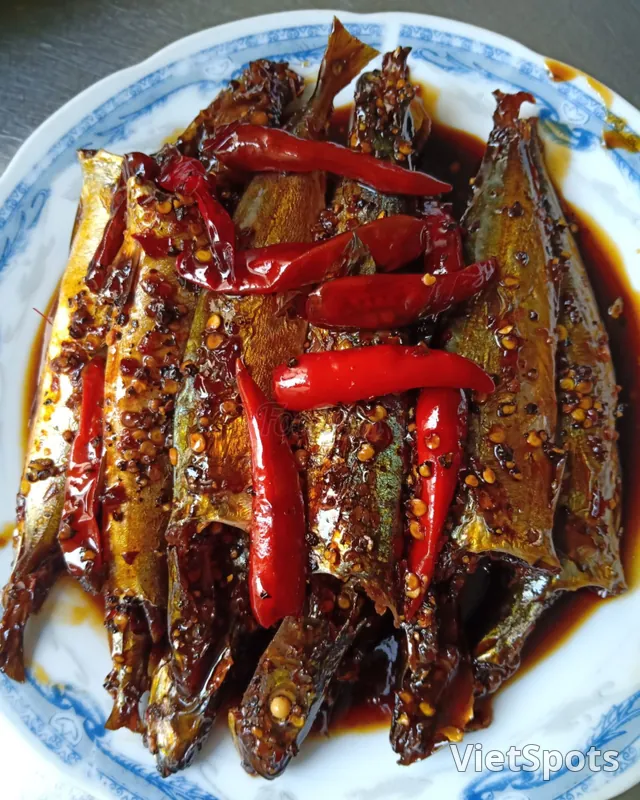 ข้าวปลาทูตุ๋น + เต้าหู้ซอสมะเขือเทศ