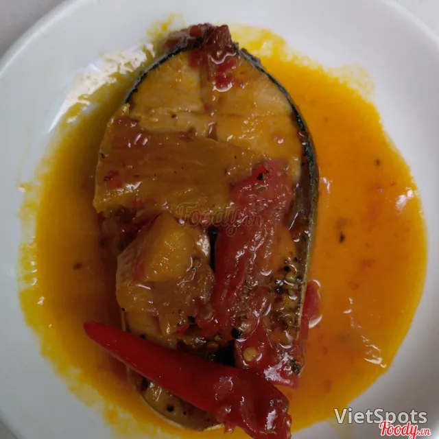 ข้าวปลาทูน่าตุ๋นสับปะรด + ไข่