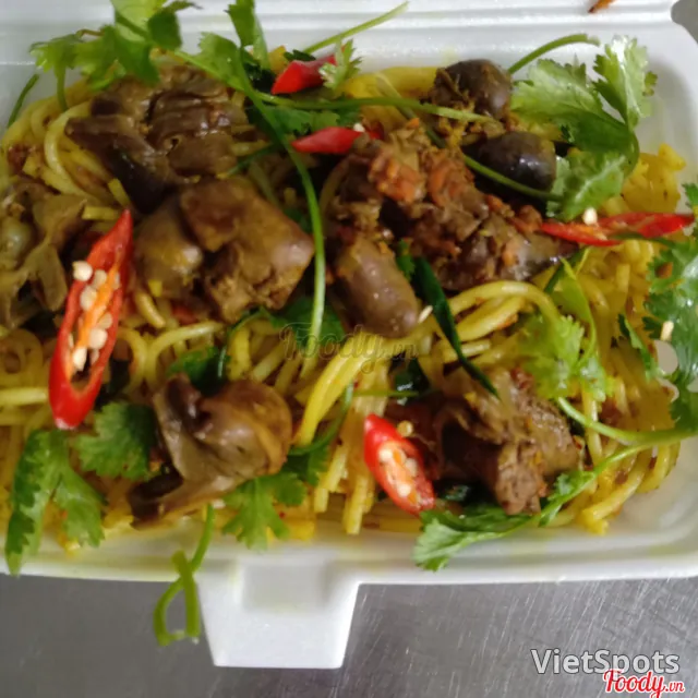 เส้นหมี่ผัดขมิ้น