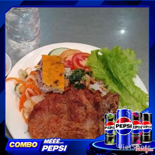 Комбо: ком там с отбивной и яичным рулетом + Pepsi
