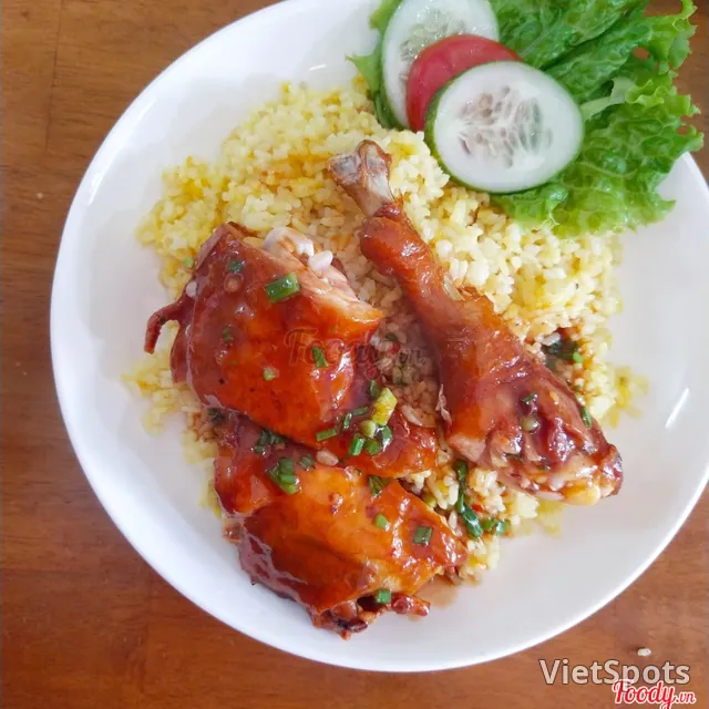 ข้าวน่องไก่ซอสเผ็ด