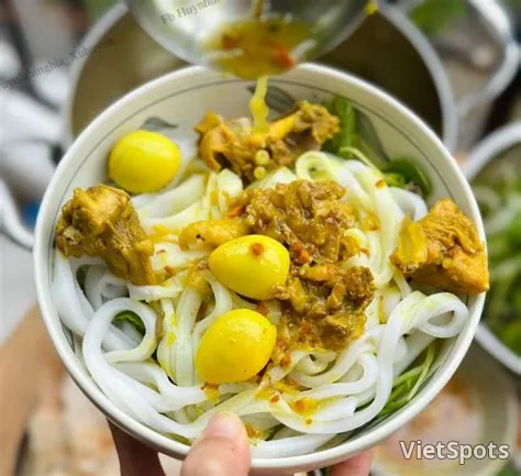 Mỳ Quảng gà trứng