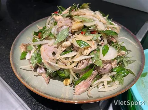 Half shredded chicken salad