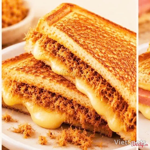 Горячий сэндвич с мясной стружкой и сыром