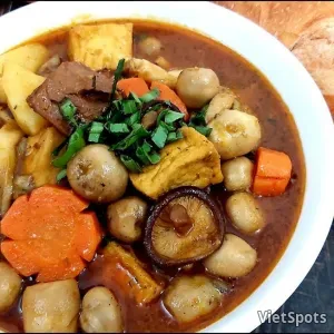 บาน์มี่เนื้อตุ๋นเจ