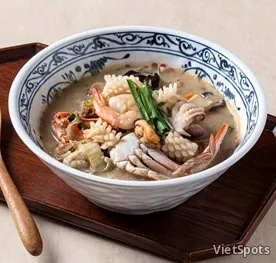 海鮮白湯麵