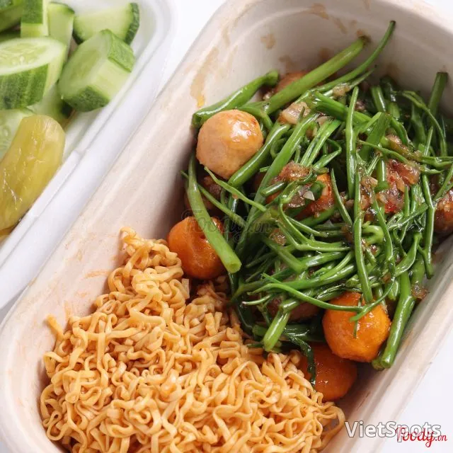 Combo 1: Garlic Fish Sauce Skewers, Cony Noodles & Tea/Coke
