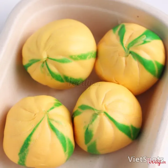 Fresh Milk Bun with Pumpkin Sauce
