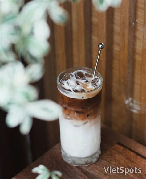 Bạc Xỉu (White Coffee)