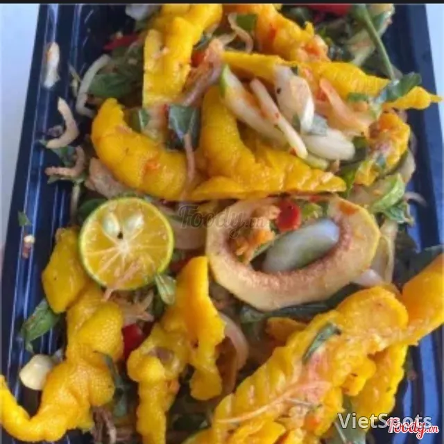 हरे प्याज़ और वियतनामी धनिया वाले चिकन फ़ीट (बड़ा)