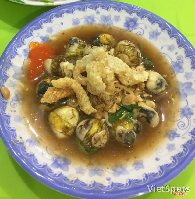 ไข่นกกระทาข้าวผัดมะขาม (10 ฟอง) + ขนมปัง 1 ชิ้น