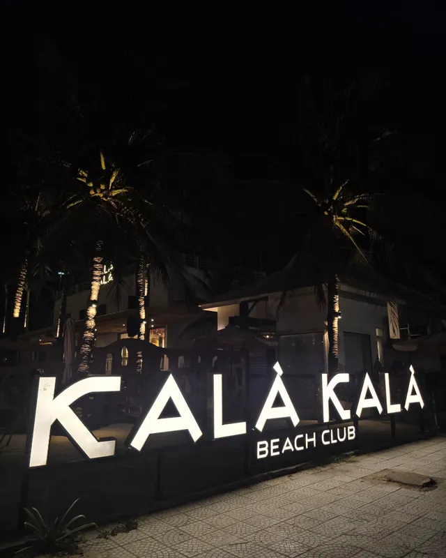 🇻🇳[Hậu trường Fam Tour Đà Nẵng] Beach Bar mới! KALA KALA!! Nơi muốn lắc lư theo điệu nhạc