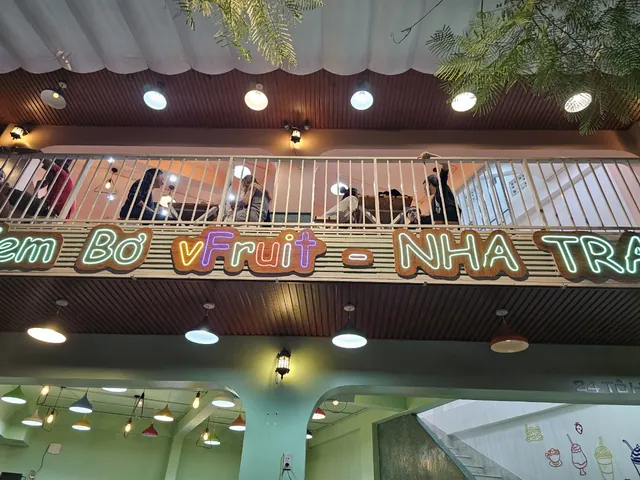 (Du lịch) 🇻🇳 Một ly sinh tố bơ tại V-Fruit ở Nha Trang~🥑