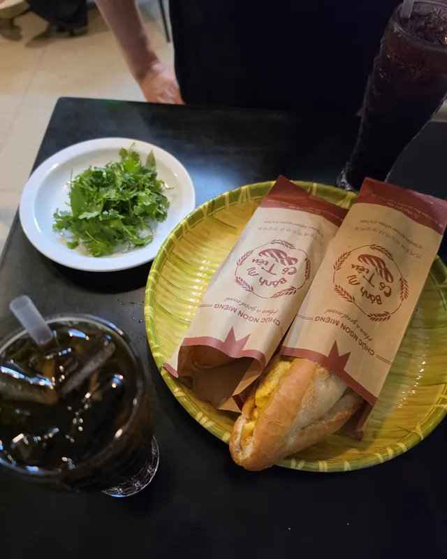 🇻🇳 Quán bánh mì trứng ngon "Bánh Mì Cô Tiên