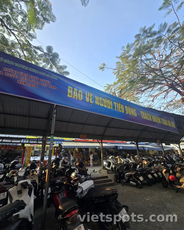 พื้นที่อาหารตลาดบ้าคมีอัน