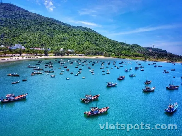 Bãi Bụt Sơn Trà – Vịnh biển hoang sơ đổi màu hai lần mỗi ngày, ngay dưới chân chùa Linh Ứng