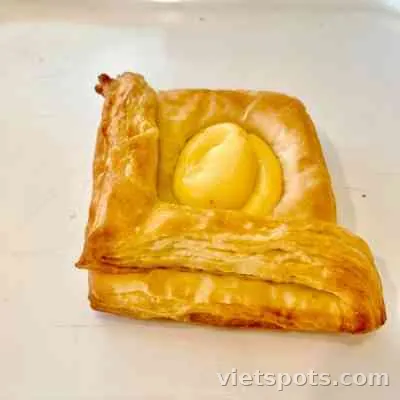 Bánh Sừng Bò Kem