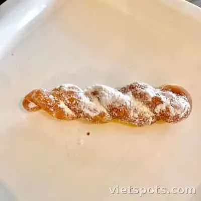Bánh Donut Xoắn