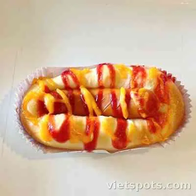 Bánh Mì Phô Mai Xúc Xích
