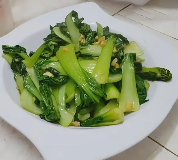 ผักกาดเขียวผัดกระเทียม