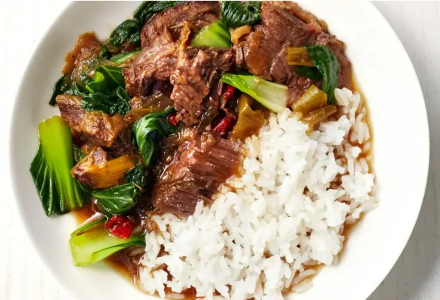 ข้าวเนื้อผัดผักกวางตุ้ง