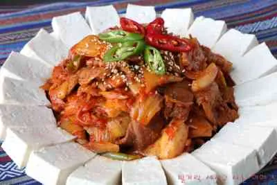 Đậu hũ kèm kimchi xào