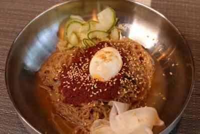 Bún trộn lạnh