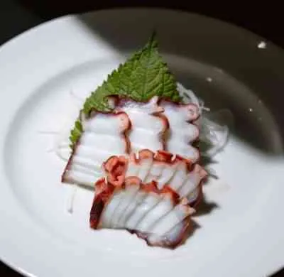 Sashimi bạch tuộc