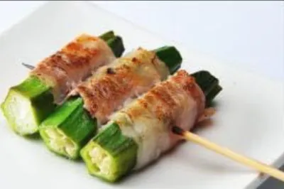 Cuộn thịt heo đậu bắp