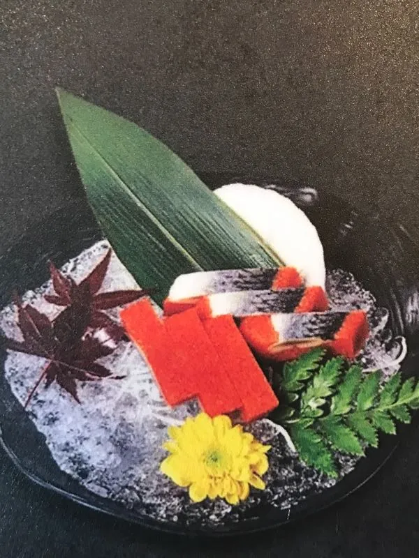Sashimi cá trích ép trứng đỏ