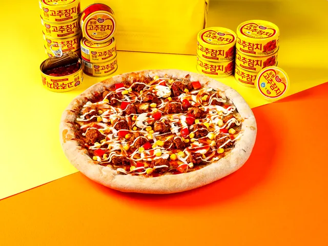 [Dongwon X Pizza Wazup] Pizza cá ngừ cay Dongwon