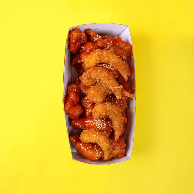 Tôm chiên + gà gia vị không xương(nửa con)