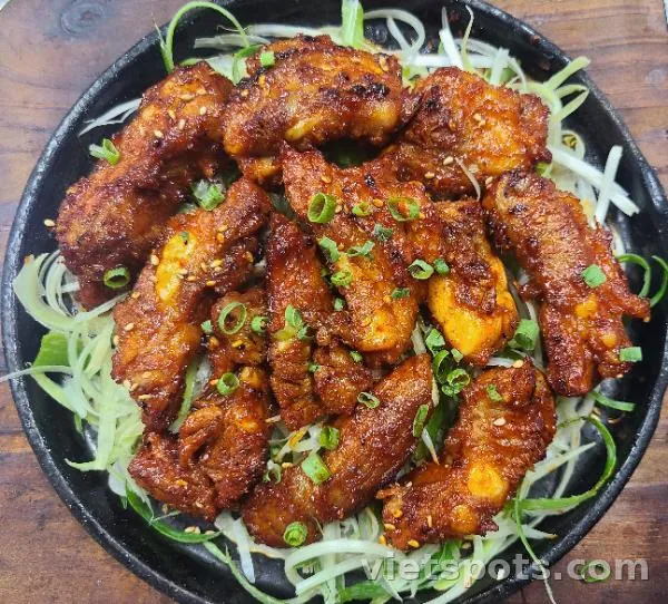 Sụn gà nướng than cay
