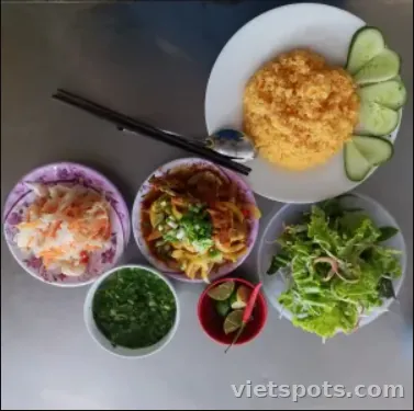 Cơm gà kho - lớn