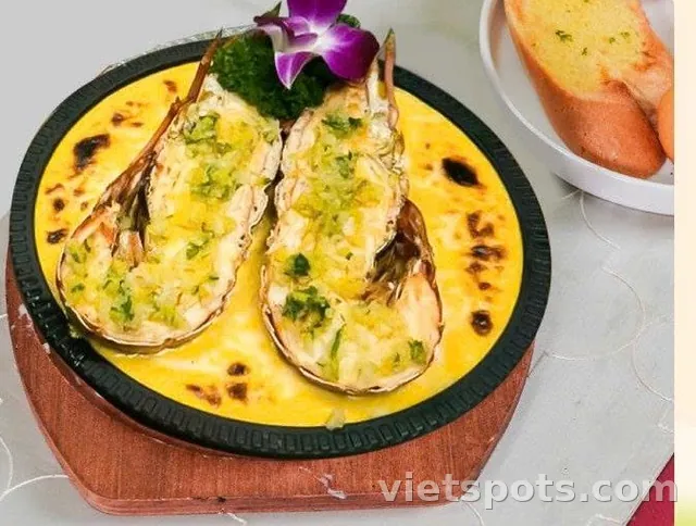 TÔM HÙM PHÔ MAI CHẢY & BÁNH MÌ BƠ TỎI