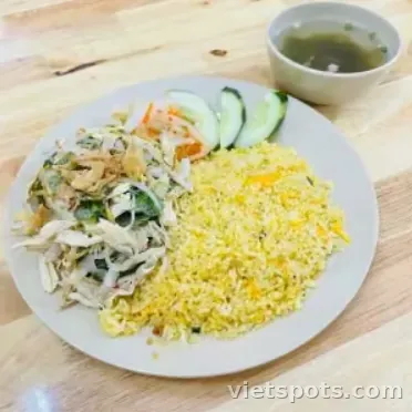 Cơm chiên gà xé