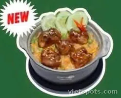 Cơm thố sườn nướng Quảng Đông