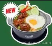 Cơm thố sườn nướng Quảng Đông trứng ốp la