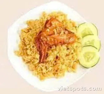 Cơm gà cánh sốt mắm tỏi
