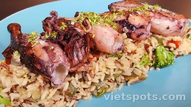Mực Cơm Nướng Kèm Cơm Gạo Lứt