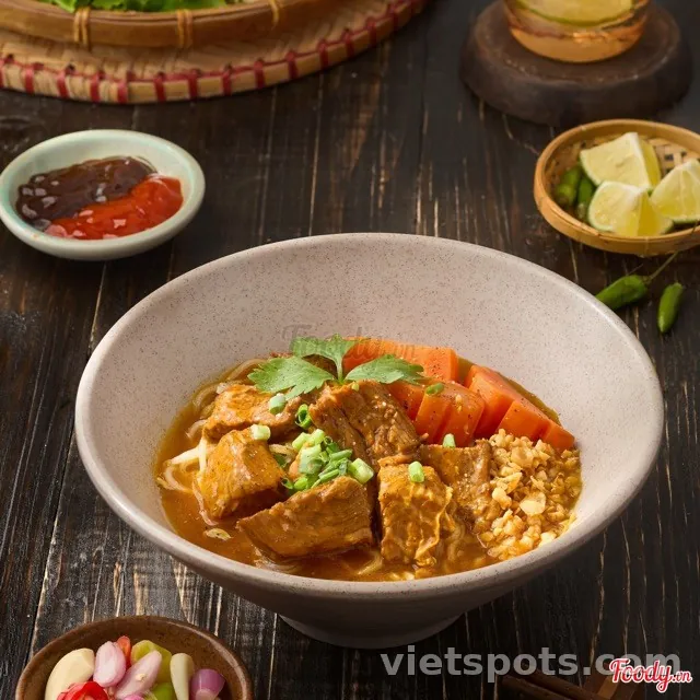 Hủ tiếu bò kho đặc biệt