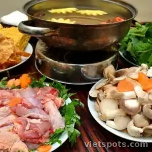 Lẩu gà lá giang 1/2 con
