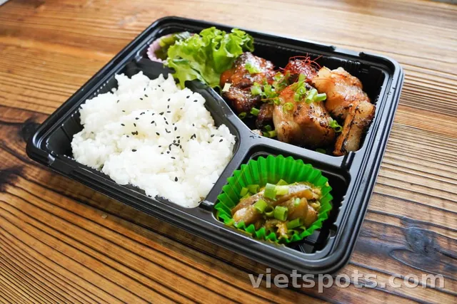 Cơm Gà Sốt Tiêu Đen