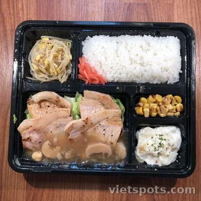 Cơm Sườn Heo Sốt Nấm