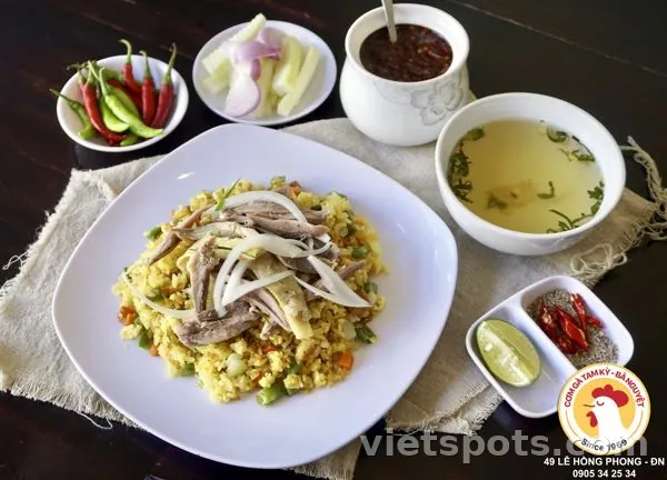 Cơm chiên Dương Châu + gà xé