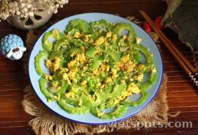 Khổ qua xào trứng