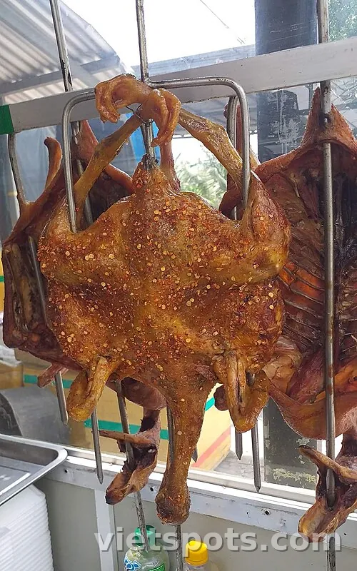 Gà nướng muối ớt lá chanh (Nửa con)